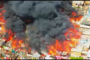 Tragedia en Chile: se incendiaron 100 casas en un barrio carenciado de Iquique