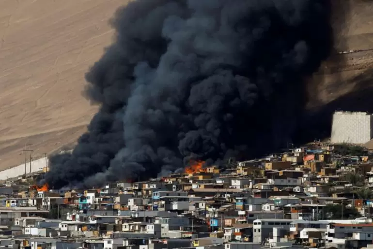 100 casas se incendiaron en Chile