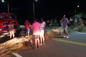 Familias de El Puesto cortaron la ruta: reclaman que hace 5 das no tienen agua