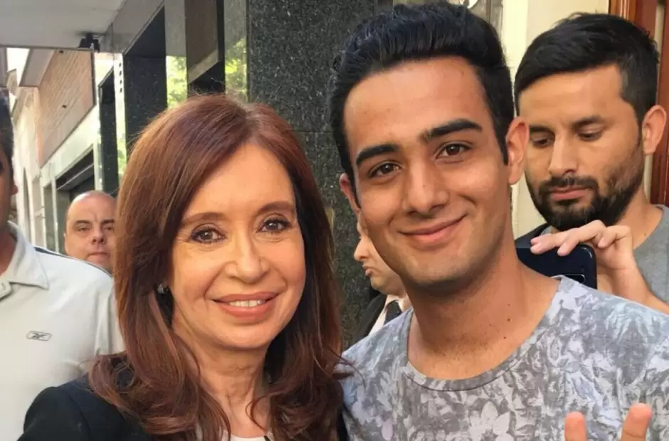 La foto por la que a Agustn no le quisieron arreglar el celular.