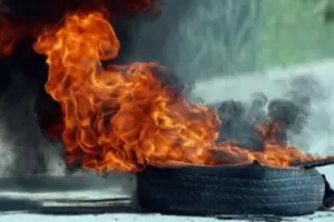 Vecinos del barrio La Rivera cortaron la Ruta Nacional 38: reclaman por la falta de agua