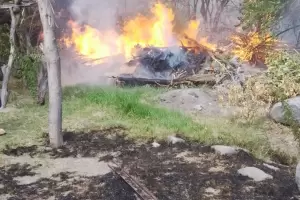 Brutal incendio en una finca de Pomn