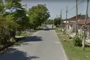 Evit el robo de su auto al resistirse, pero los delincuentes le abrieron la cabeza a patadas