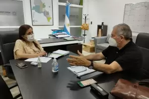 vila se reuni con Burgos y trataron el pase de los contratos de guardia