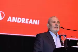 El empresario Oscar Andreani sufri� un violento robo en su casa