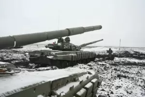 Tensin mundial: Rusia amenaza a Ucrania con maniobras navales, areas y terrestres en la frontera