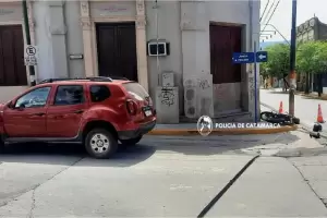 Una moto y un auto protagonizaron un siniestro vial