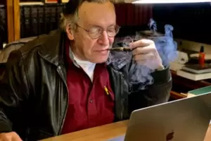 Muri Olavo de Carvalho, gur del bolsonarismo y antivacunas, tras contraer Covid-19