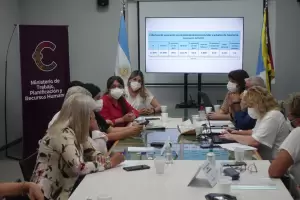 Gobierno y gremios docentes evaluaron la situacin sanitaria de los edificios escolares