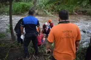 Tras la tragedia en El Tala, tres chicos fueron rescatados de una nueva creciente