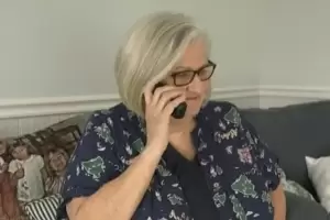 Una jubilada enga a un estafador telefnico y logr que lo apresaran