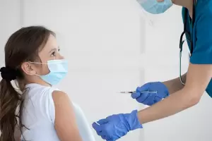 Incorporan segunda dosis de la vacuna contra la varicela