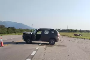 Ruta 38: el prroco del Penal de Miraflores protagoniz un violento choque