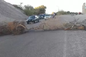 Vecinos de Saujil cortan la Ruta Provincial N34 por falta de servicios bsicos y obras pblicas