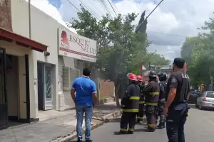 Se incendi una casa en pleno centro