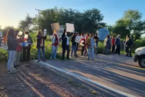 Santa Rosa: vecinos cortan la ruta 64 en reclamo de mejoras en el servicio elctrico
