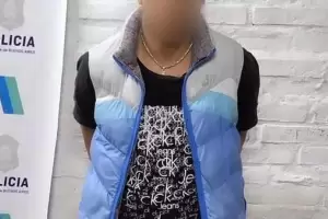 Le cortaron ocho dedos y le rompieron las piernas por robar droga a un vendedor