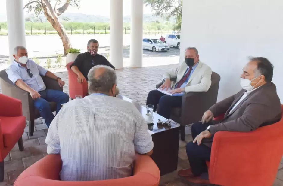 vicegobernador junto a Camara de Construccion