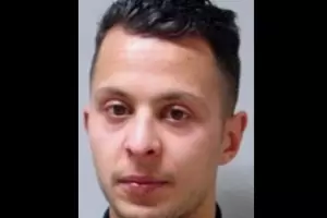 Un terrorista llevaba un cintur�n explosivo, pero se arrepinti�: Lo juzgan en Francia y asegura que es inocente