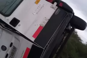 Fuerte vuelco de una ambulancia en Capayn