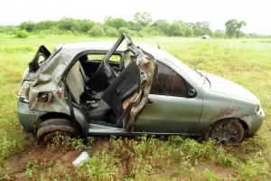 Grave siniestro vial: Un hombre volc y sali despedido del automvil