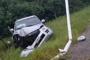 Una camioneta desbarranc en la Quebrada de Moreira