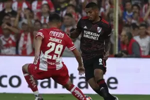 River Plate comenz la Copa Liga con el pie izquierdo y, en medio de polmicas, cay ante Unin de Santa Fe