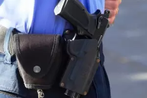 Polica uniformado mato al perro de su vecina