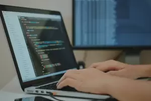 Cunto gana un programador por mes en argentina 2024?