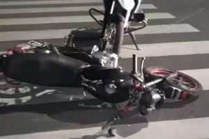 Un motochorro intent robar un celular pero termin