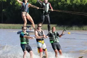 Llega el Wakeboard y Ski N�utico al dique Las Pirquitas