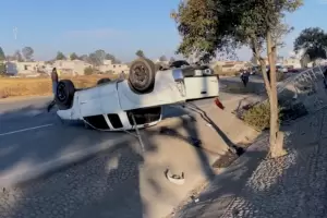 Sali� a comprarle flores a su esposa por el d�a de San Valent�n, pero tuvo un accidente y muri�