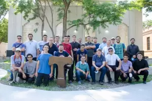 Seminaristas misioneros visitaron la Casa Natal de Fray Mamerto Esqui