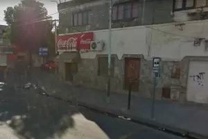 A plena luz del d�a: un hombre abus� de una chica en la parada de colectivos