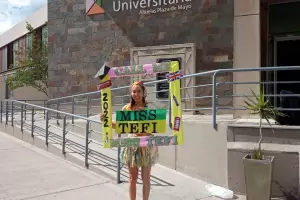 Egres de la UNCA una estudiante andalgalense de la residencia universitaria