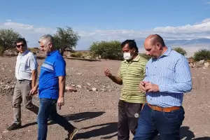 La oposicion advierte que "sin agua de riego, no habr uva, ni vino, ni nada"