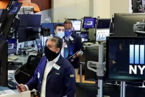 Caen las acciones mundiales por el conflicto en Ucrania