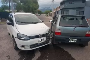 Un beb y sus padres fueron trasladados a urgencias por un siniestro vial