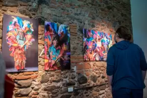 Inaugur la muestra fotogrfica Comparsas de Mutqun. Coplas, color y ritual