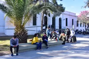 El Gobierno y la UNCA firmarn un convenio por la carrera de Medicina en Catamarca