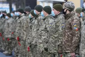 Ucrania moviliza a reservistas y pide a sus ciudadanos que abandonen Rusia