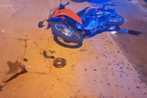 Choc contra una moto y se fug antes de que llegara la polica