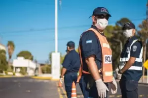 San Juan: Polic�as le salvaron la vida con RCP a un beb� que se estaba ahogando