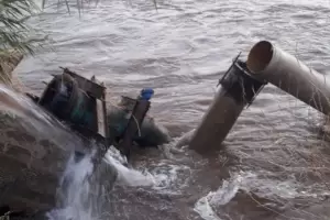 La crecida en ro del Valle destruy un cao de impulsin