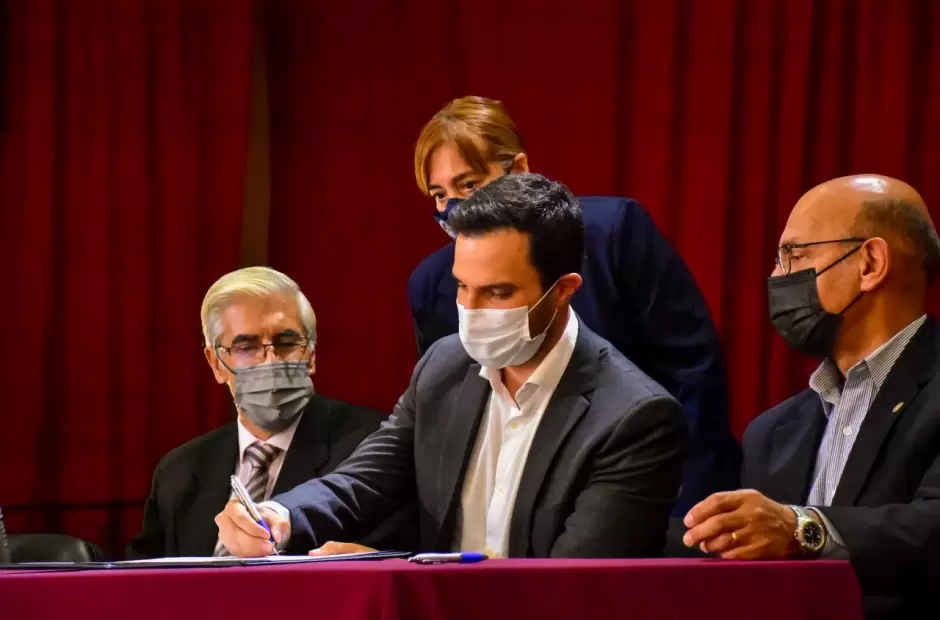 Centro universitario pyme y observatorio economico social