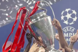 UEFA analiza cambiar la sede de la final de Champions League que deba jugarse en Rusia