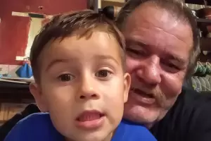 El dolor del abuelo de Lucio: Tendra que empezar el ltimo ao del jardn y est en el cementerio