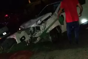 Ambato: Desbarranc con su camioneta y result ileso