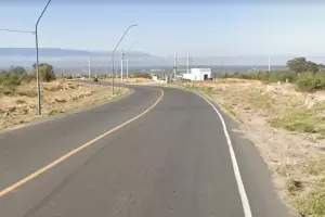 Viajaba con su hija en la moto y muri tras chocar contra un poste de la luz