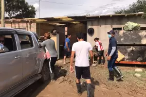 Tras la tormenta en Santa Mara, auxilian a vecinos damnificados